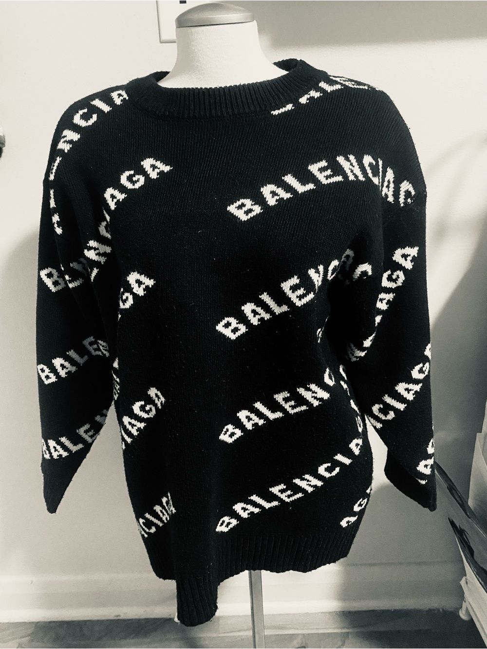 🛍️Balenciaga Black Crewneck Sweater with White All-Over Logo - Picture 2 of 14